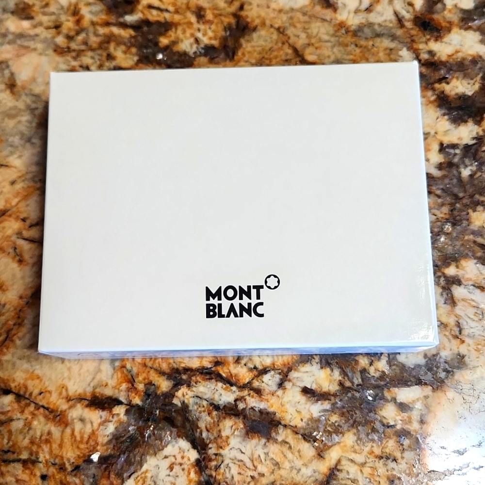 Mont Blanc wallet empty box